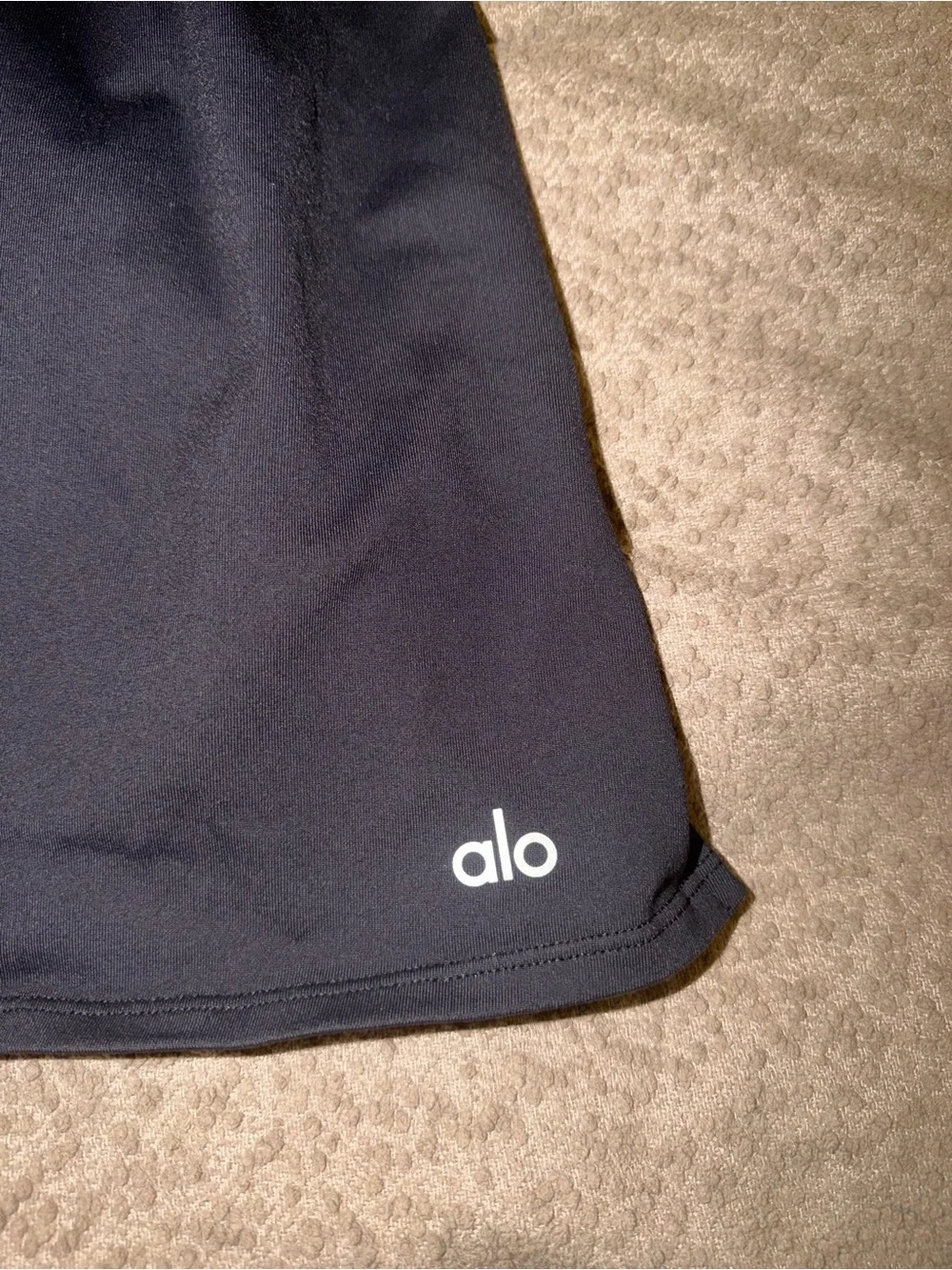 ALO Yoga streamlined black